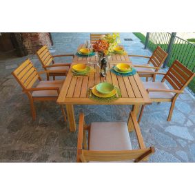 Tavolo in legno naturale con sedie da esterno giardino