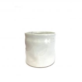 Vaso modellato in ceramica